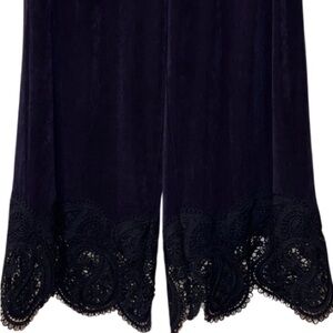 Chico’s Travelers ankle pant wide leg cutwork hem -Chicos size 2, L/12, 39”- 40”